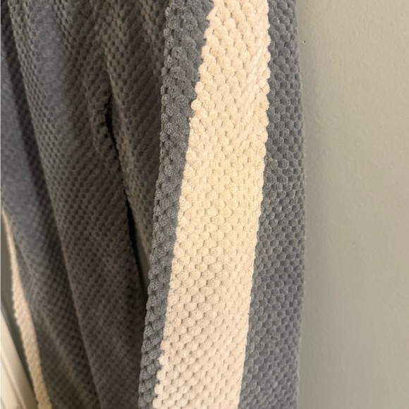 Women’s Chenille Textured Wide-Leg Lounge Pants – Gray with Cream Side Stripe M - Picture 3 of 10